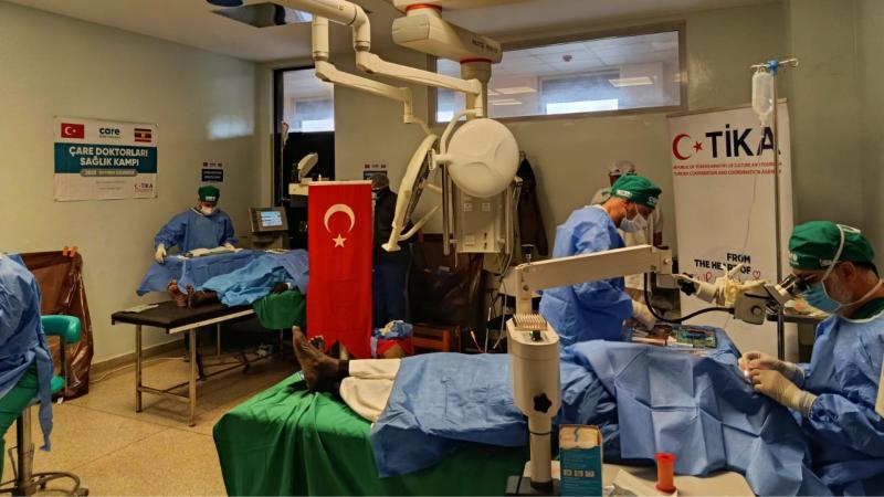 Söz Verdik, Geldik! Çare Doktorları Uganda'da Şifaya Başladı